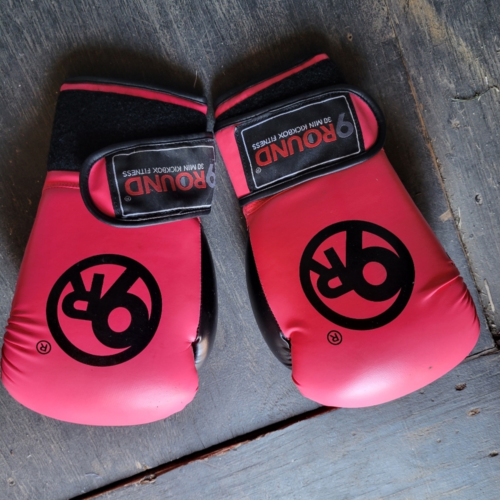 Kick boxing gloves.